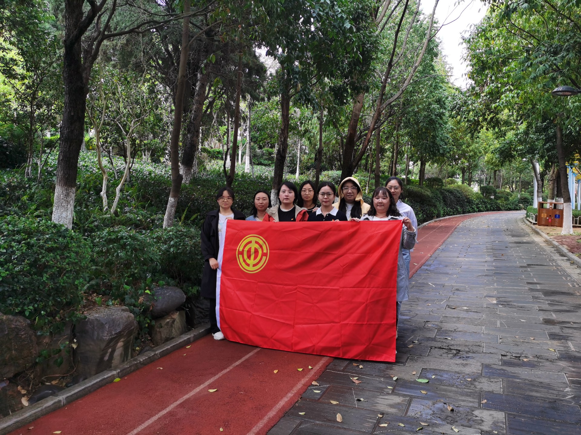 公司基層開展“五一”健步走活動