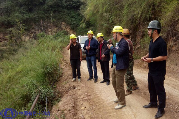 公司領(lǐng)導(dǎo)督查保瀘高速公路項目