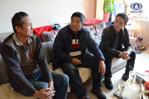 公司領(lǐng)導(dǎo)走訪慰問困難黨員