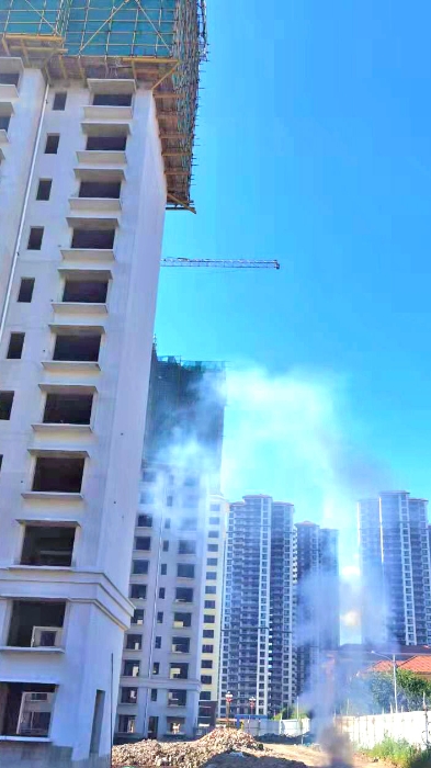 楚雄“玖龍國際”四期項目4棟主體封頂 00